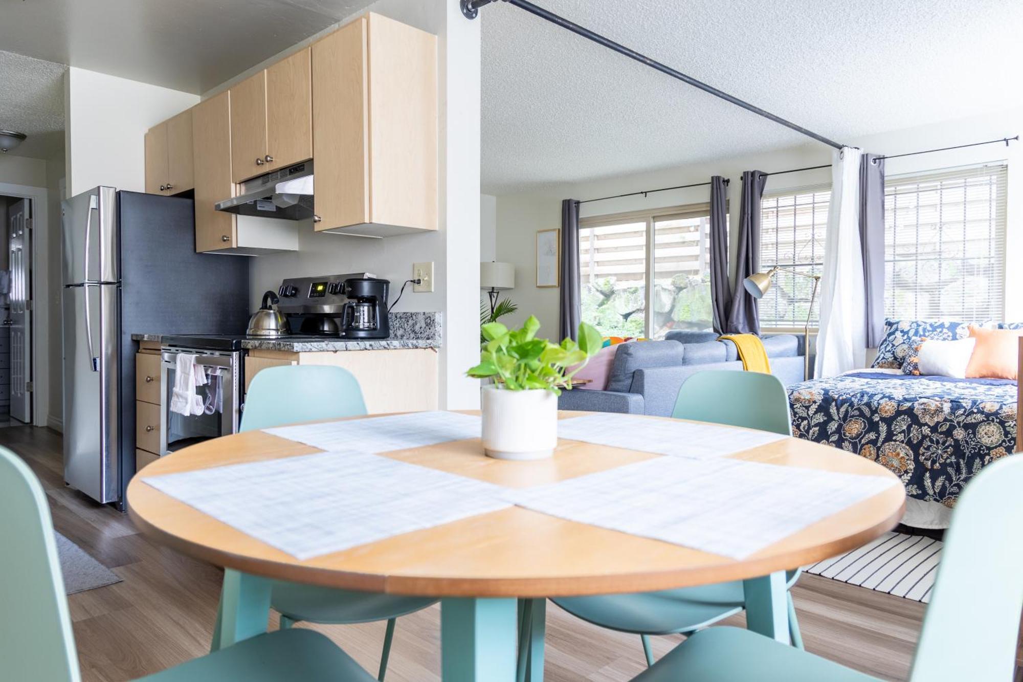 King Bed + Studio! Free Parking, Patio, Wfh Space! Seattle Ngoại thất bức ảnh